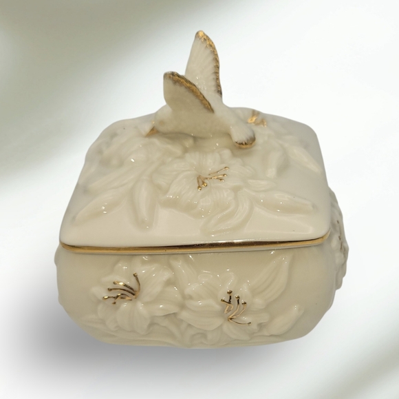 Vintage Lenox Porcelain Hummingbird Trinket Box - Picture 2 of 10